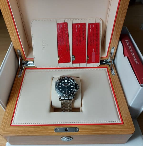 OME-GA SEAMASTER 300M CO-AXIAL 8800 AUTOMATIC 1 :1 SWISS MADE MEN'S WATCH.